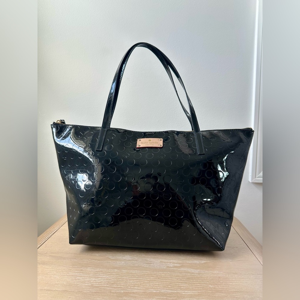 Kate Spade Glossy Black Circle Pattern Tote